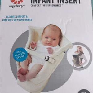 Ergobaby Infant Insert in Soft Cream